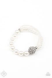 Show Them The DIOR - Pearl Bracelet